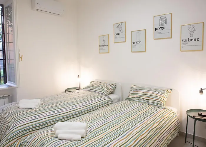 Sunny's - 8min From Colosseum Apartment Rom