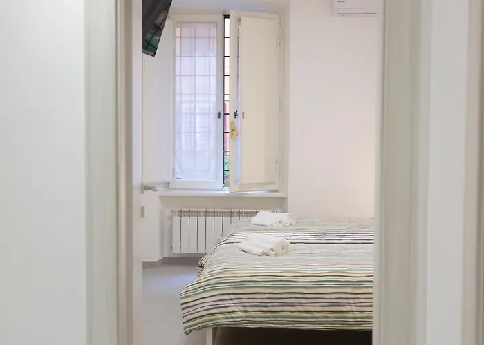 Sunny's - 8min From Colosseum Apartment Rom